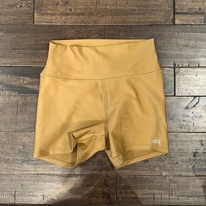 Alo shorts